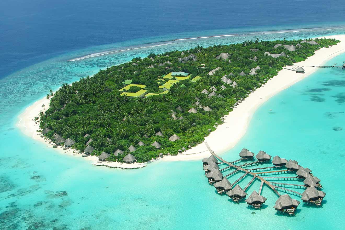 Don’t Miss the 16 Top Overwater Bungalows in the Maldives