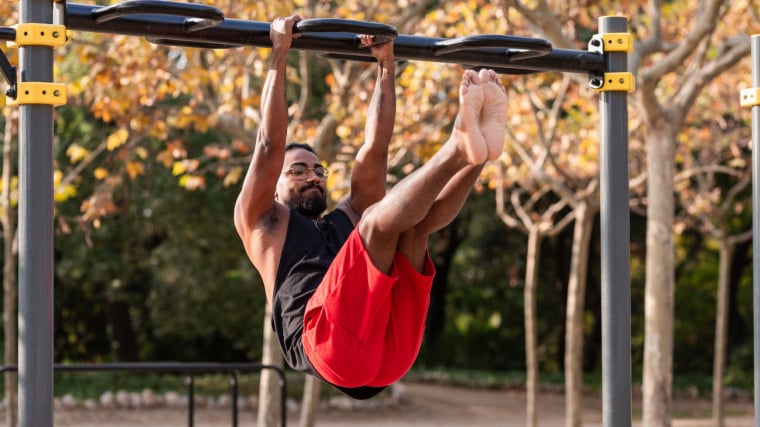 How to Do the Toes-to-Bar for Core Strength and Power