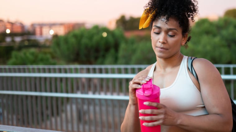 7 Creatine Benefits Supported by a Mountain of Research