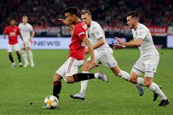 “Đắm Chìm trong Sự Hấp Dẫn của Trực Tiếp Bóng Đá EURO 2024 Tại bet169”