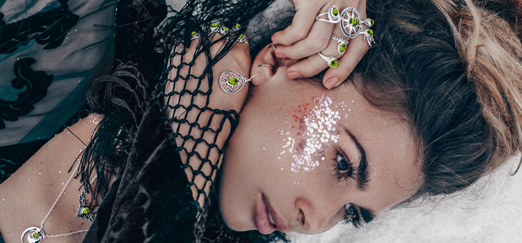 Zodiac Fusion: Embrace Your Astrological Essence with Moldavite